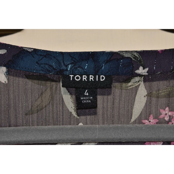 TORRID $60 Metallic Sheer Woven Floral Button-Up Babydoll Tunic 4 / 4X - Picture 3 of 3